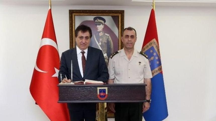 Bursa Valisinden Garnizona Ziyaret