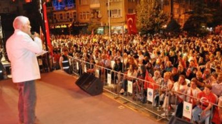 Başkan Demir, Halka Hitap Etti