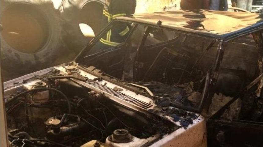 Kullanılmayan Otomobil Yandı