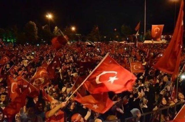 İl Gençlik Spor Müdürlüğü Yönetimi Demokrasi Nöbetinde