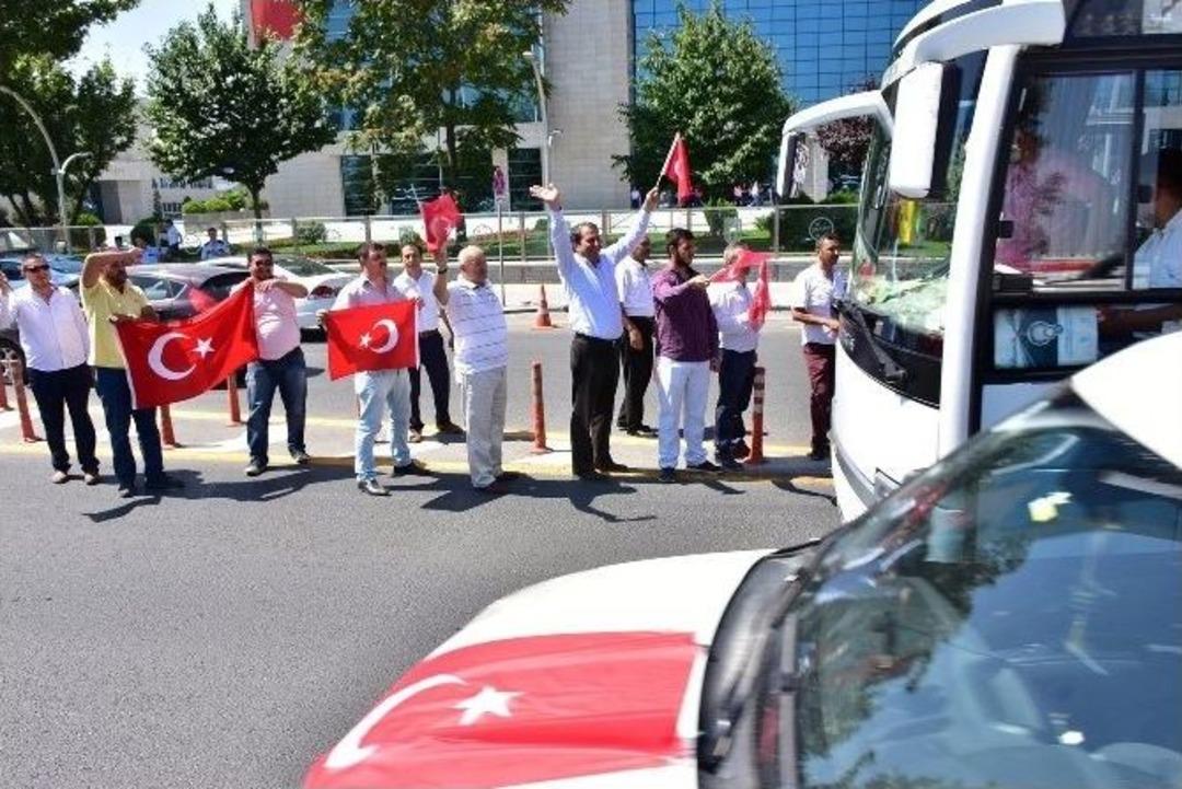 Ankara&rsquo;da Servis Şof&ouml;rlerinden Konvoylu Darbe Protestosu