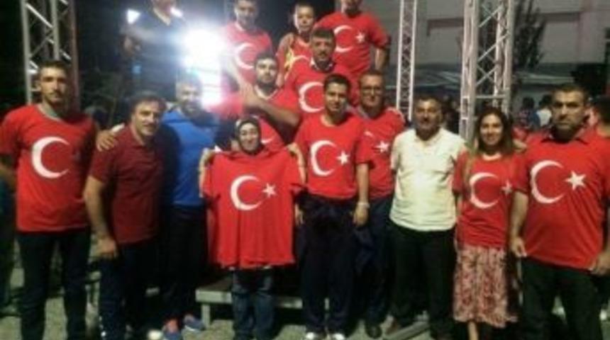 Yalovalı Antren&ouml;rler Demokrasi N&ouml;betinde