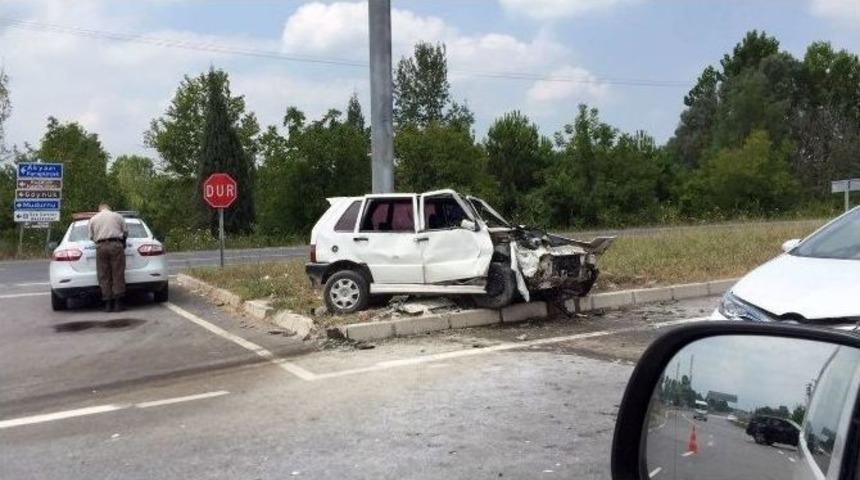 Tem Akyazı Gişelerde Kaza: 4 Yaralı