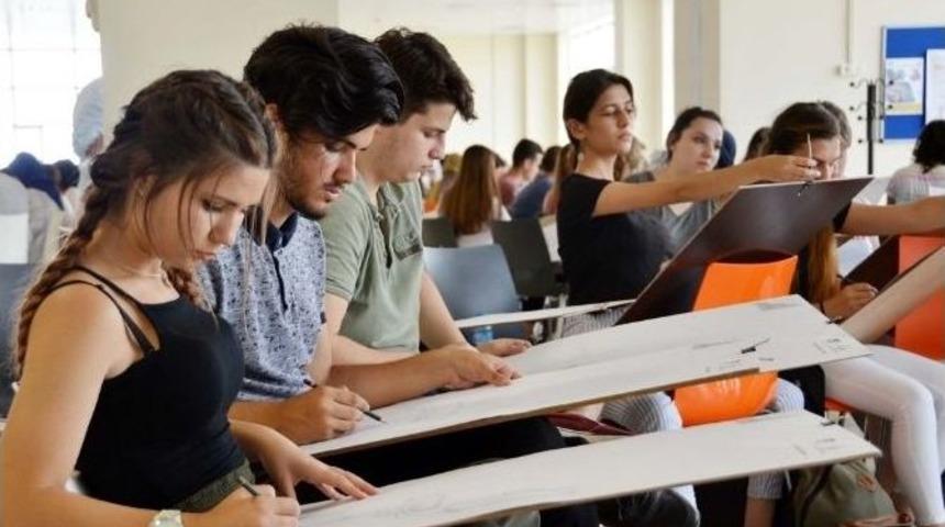 Resim B&ouml;l&uuml;m&uuml; &Ouml;zel Yetenek Sınavı Yapıldı