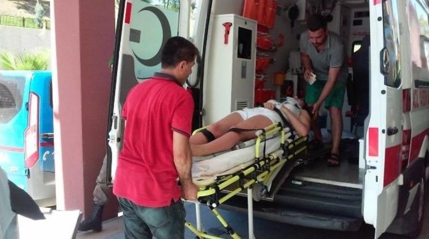 Side Kemer Bulvarında Kaza: 2 Yaralı