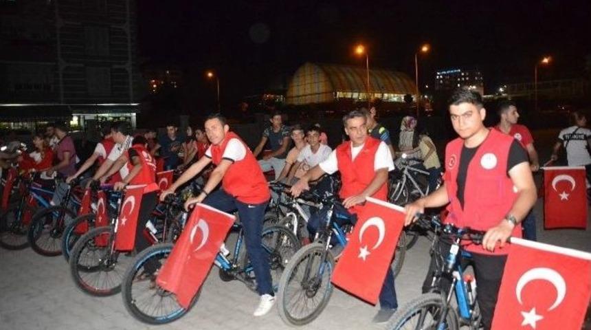 Siirtli Gen&ccedil;ler, Demokrasi Şehitleri İ&ccedil;in Pedal &Ccedil;evirdi