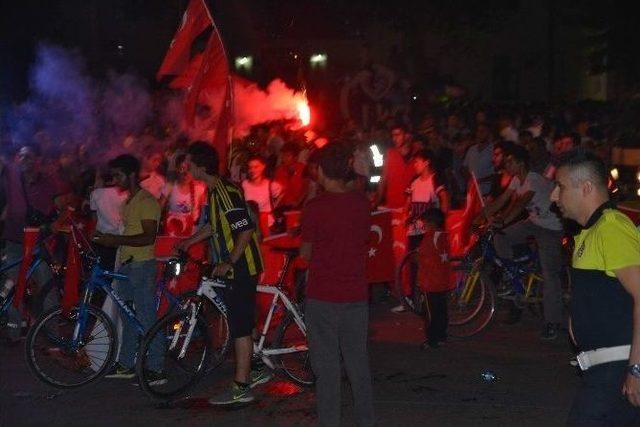 Siirtli Gençler, Demokrasi Şehitleri İçin Pedal Çevirdi