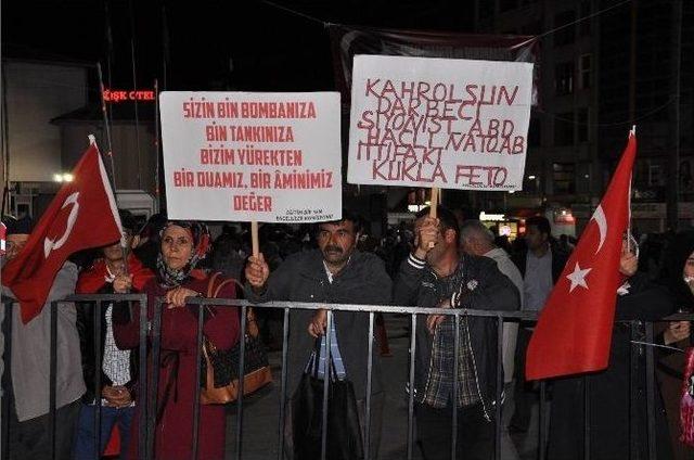 Sivas’ta Demokrasi Nöbeti Sürüyor