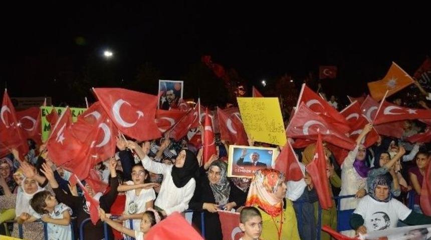 Diyarbakır&rsquo;da Demokrasi N&ouml;beti Devam Ediyor