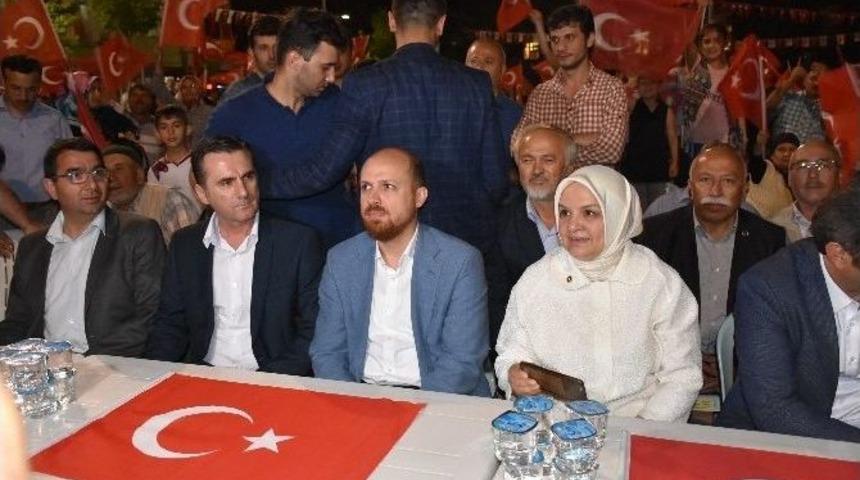 Cumhurbaşkanı Erdoğan&rsquo;ın Oğlu Bilal Erdoğan Demokrasi N&ouml;betine Katıldı
