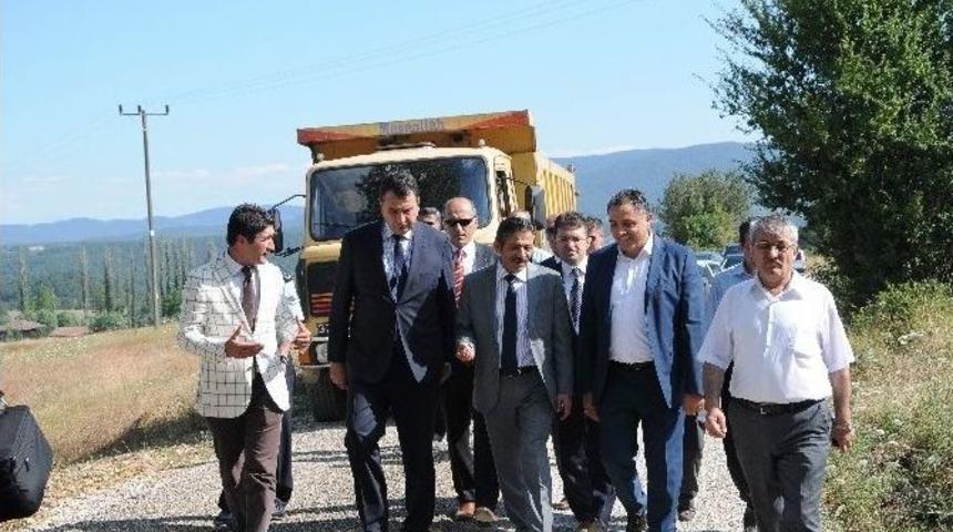 &Ouml;zel İdari&rsquo;nin Asfaltlama &Ccedil;alışmaları Devam Ediyor