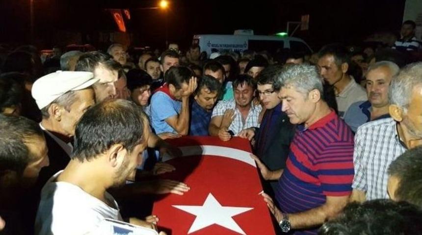 Şehit Astsubayın Cenazesi Memleketi D&uuml;zce&rsquo;ye Ulaştı