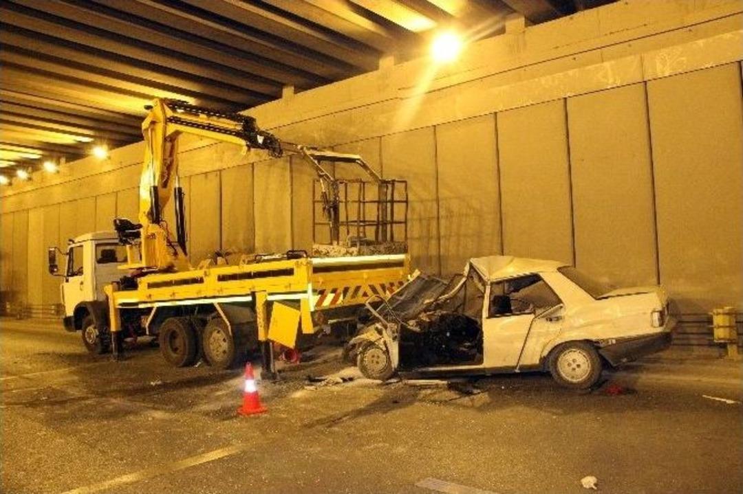 Otomobil Vince &Ccedil;arptı: 1 &Ouml;l&uuml;, 3 Yaralı