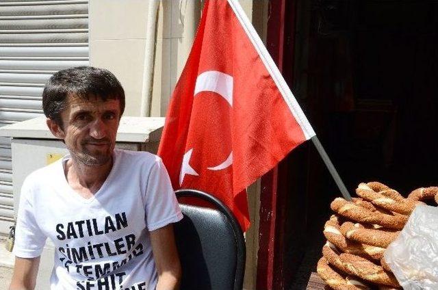 (özel Haber) Kocaelili Simitçi, 1 Günlük Hasılatını ’demokrasi Şehitleri’ne Bağışladı