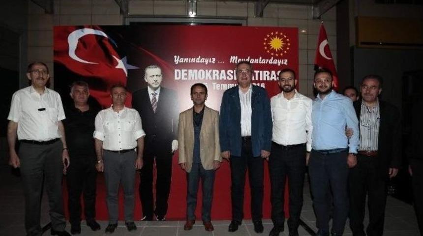 Demokrasi N&ouml;beti Birlik İ&ccedil;inde Devam Ediyor