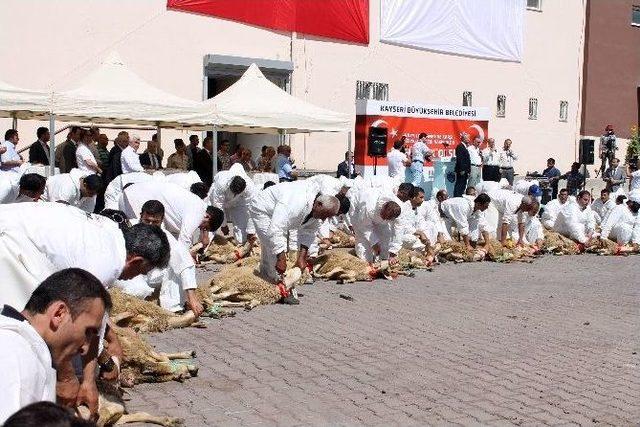 Kayseri’de 99 Şükür Kurbanı Kesildi