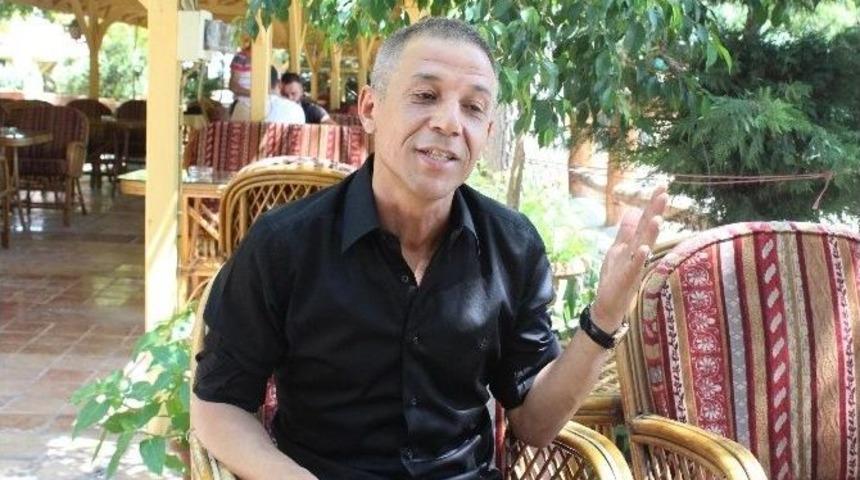 (&ouml;zel Haber) Sanat&ccedil;ı Yıldızdoğan T&uuml;rk Askerine Moral İ&ccedil;in Sa&ccedil;larını Kesti