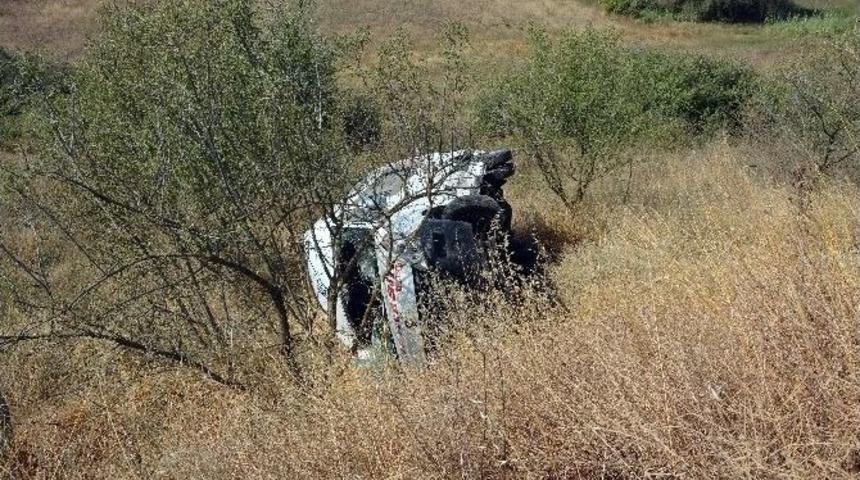 Tekerleği Patlayan Minib&uuml;s Şarampole U&ccedil;tu