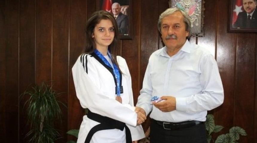 1308 Osmaneli Belediye Spor Oyuncusu D&uuml;nya &Uuml;&ccedil;&uuml;nc&uuml;s&uuml; Oldu