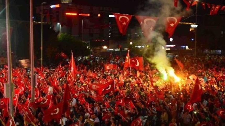 Şevki Yılmaz: &ldquo;eğer Kazansaydılar Bu Yalancı Adam T&uuml;rkiye&rsquo;ye Gelip Devletin Başına Ge&ccedil;ecekti"