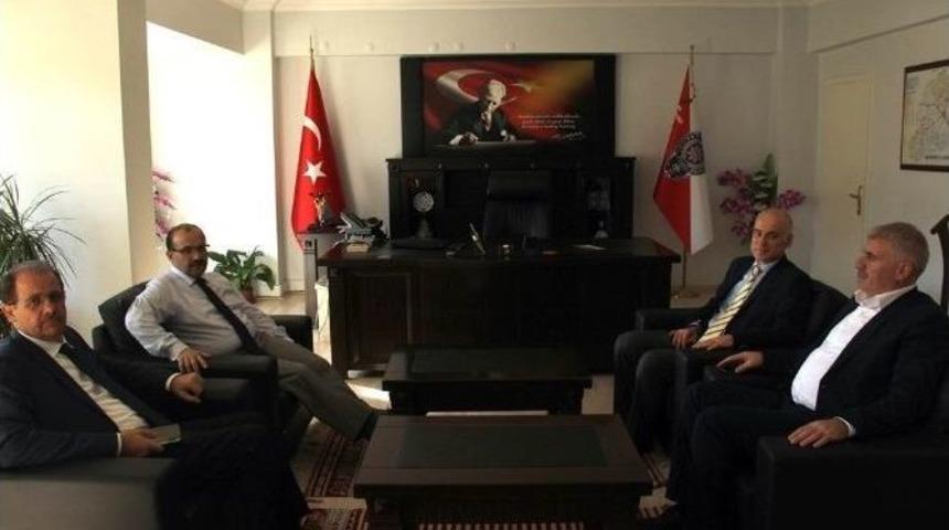 Vali İsmail Ustaoğlu&rsquo;ndan, Emniyet M&uuml;d&uuml;r&uuml; Kaya&rsquo;ya Teşekk&uuml;r Ziyareti