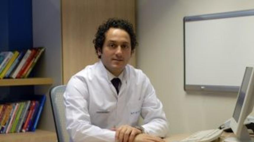 &Ccedil;apraz Bağlama Korneayı G&uuml;&ccedil;lendiriyor