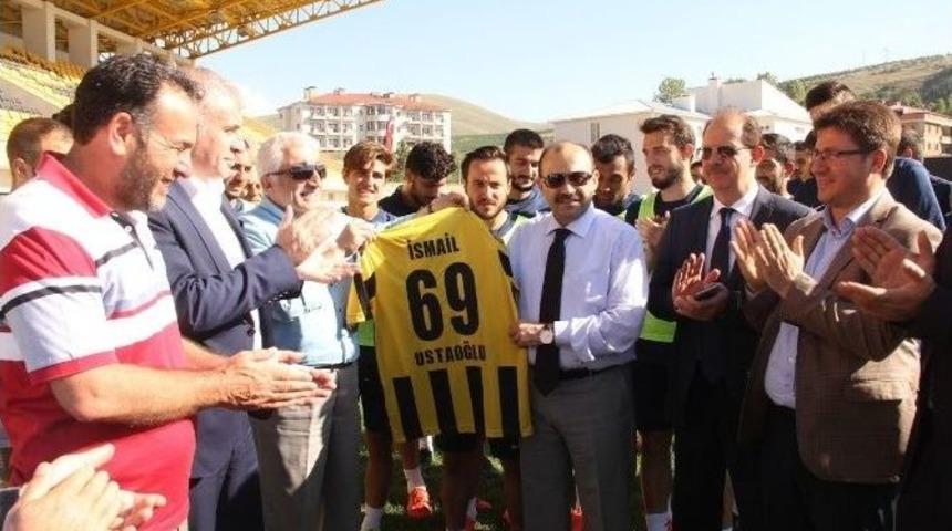 Vali Ustaoğlu&rsquo;na 69 Numaralı Forma