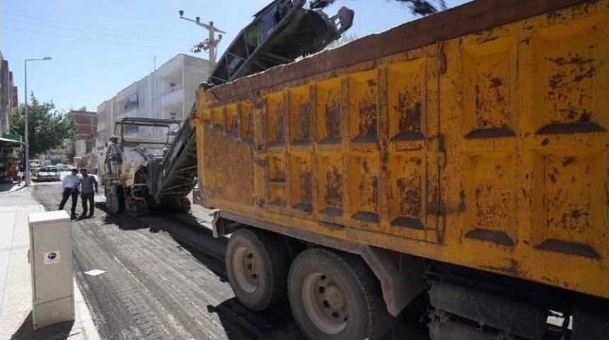 Bah&ccedil;elievler Mahallesine Asfaltlama &Ccedil;alışması