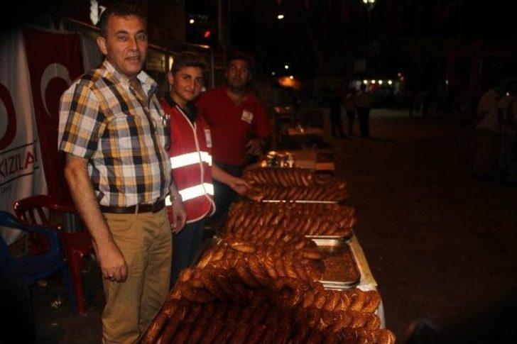 Türk Kızılay’dan Demokrasi Nöbetçilerine Gıda Desteği G5