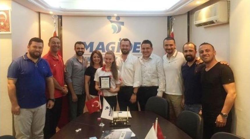 Magider&rsquo;den D&uuml;nya Şampiyonu Cimnastik&ccedil;iye Destek