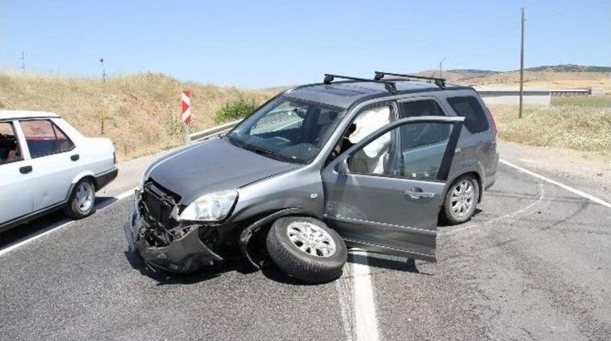 Yozgat&rsquo;ta Meydana Gelen Trafik Kazasında 3 Kişi Yaralandı