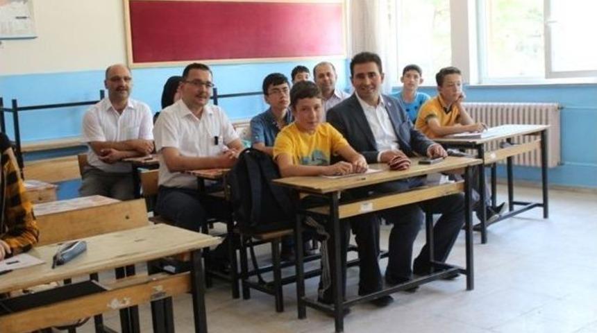 Kaymakamı Irgatoğlu Okulları Gezdi