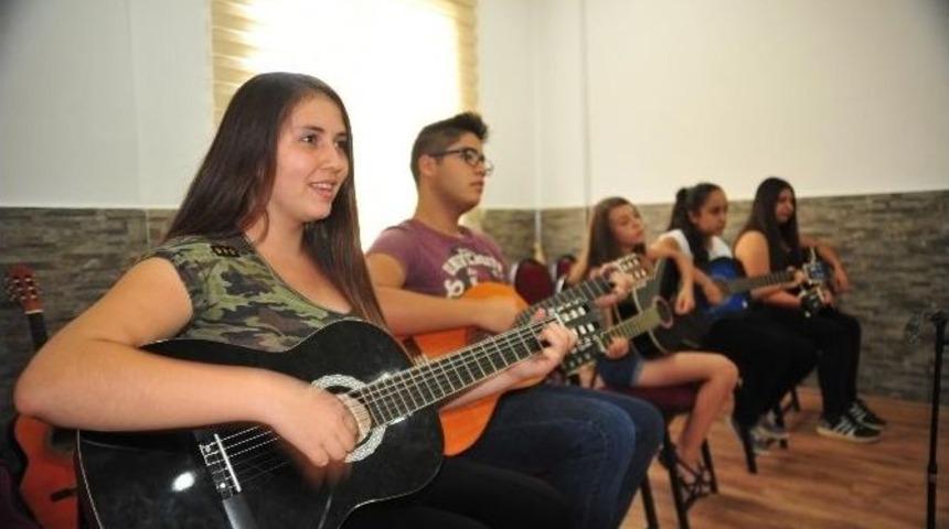 Geleceğin M&uuml;zisyenleri Kepez&rsquo;de Yetişiyor