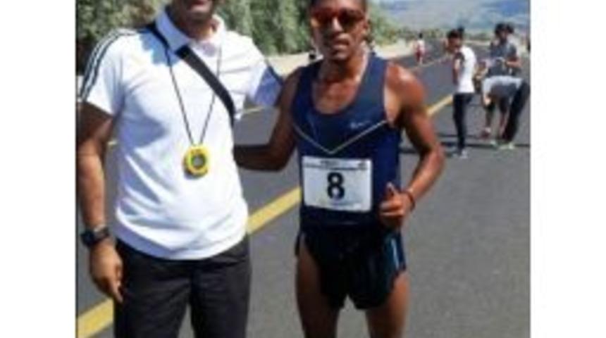 Ayvalıklı Gen&ccedil; Atlet Şenoduncu Bir T&uuml;rkiye Rekoru Daha Kırdı