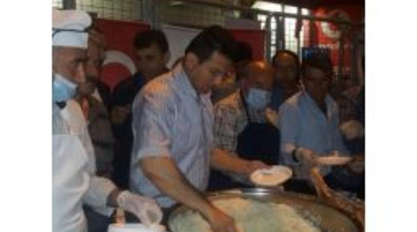 Van&rsquo;da Demokrasi N&ouml;beti Tutanlara Yemek İkramı