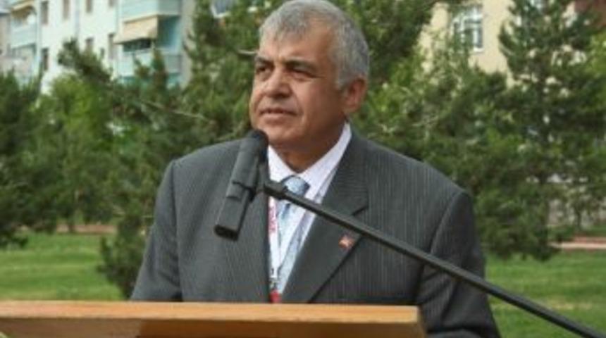 Prof. Dr. Yaşar S&uuml;tbeyaz İ&ccedil;in &Uuml;niversitede T&ouml;ren D&uuml;zenlenecek