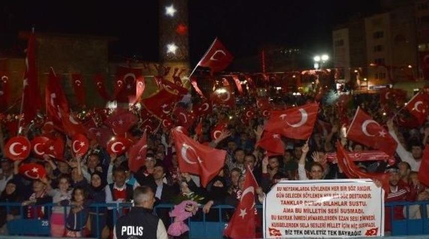 Erzurum&rsquo;un Demokrasi N&ouml;betinde Milli Ruh Dorukta