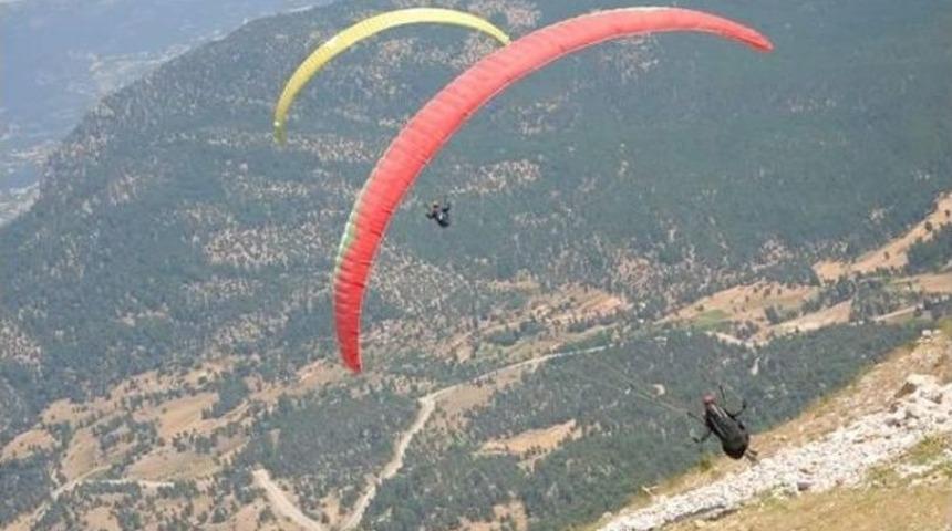 Yama&ccedil; Paraş&uuml;t&uuml; Yarışmaları Sona Erdi