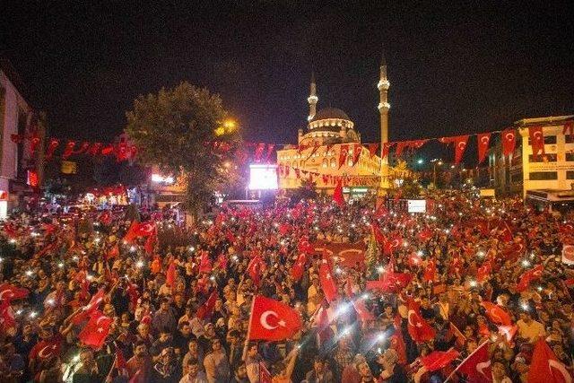 Başkan Kadir Topbaş Gaziosmanpaşa’daki Vatan Ve Demokrasi Nöbetine Katıldı