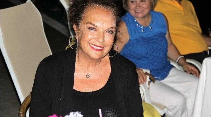 Yeşil&ccedil;am Oyuncuları Darbeyi Kınadı