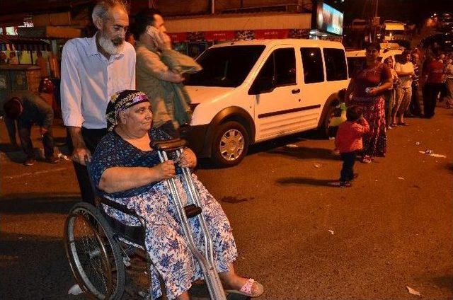Tekerlekli Sandalyesi İle Demokrasi Nöbetine Akın Etti