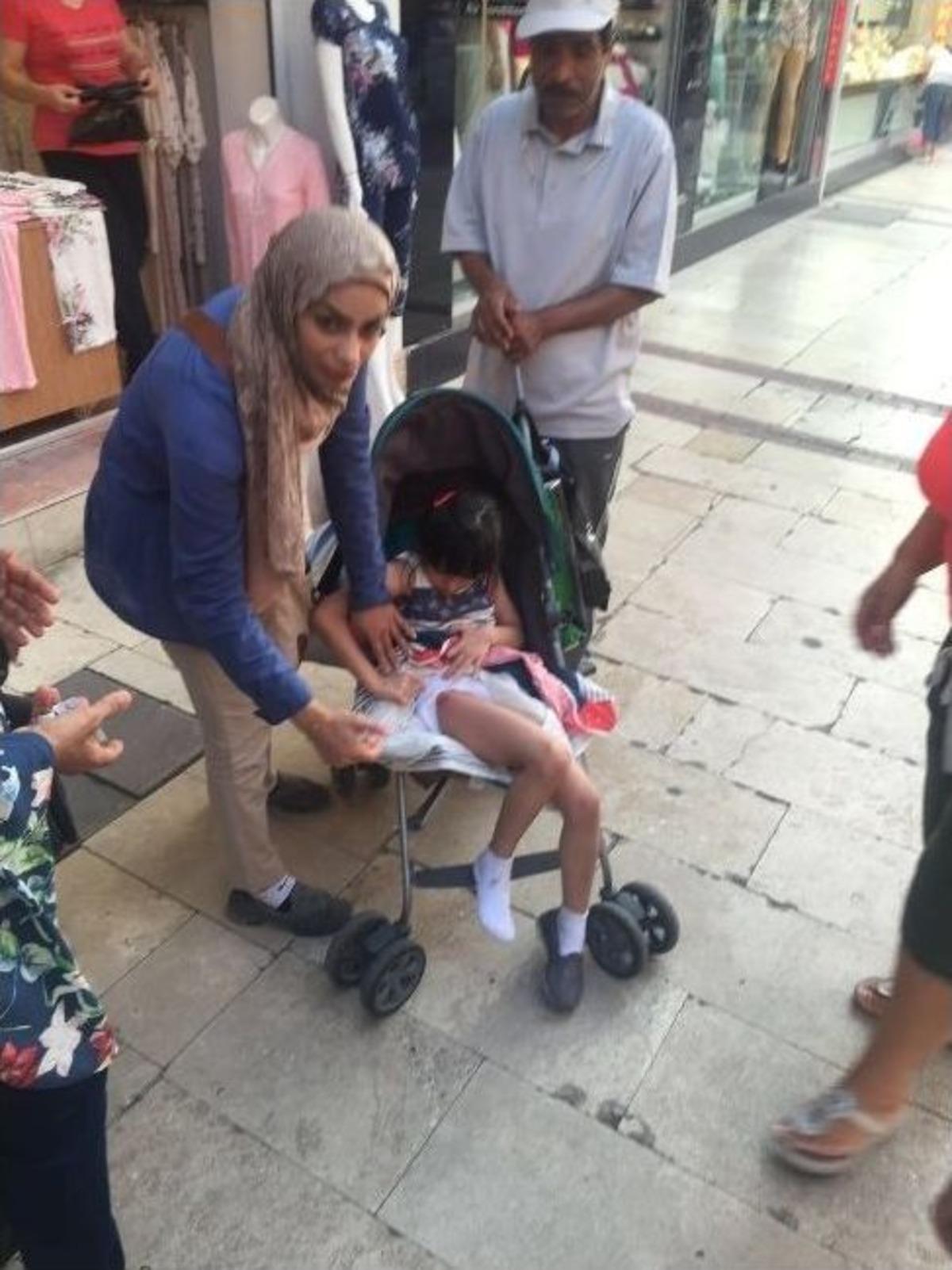 Kuşadası&rsquo;nda R&ouml;gara D&uuml;şen 4 Yaşındaki Turist &Ccedil;ocuk Hafif Yaralandı