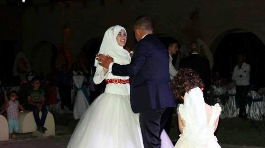 15 Temmuz&rsquo;da D&uuml;ğ&uuml;n&uuml; Bırakıp Meydanlara Koştular