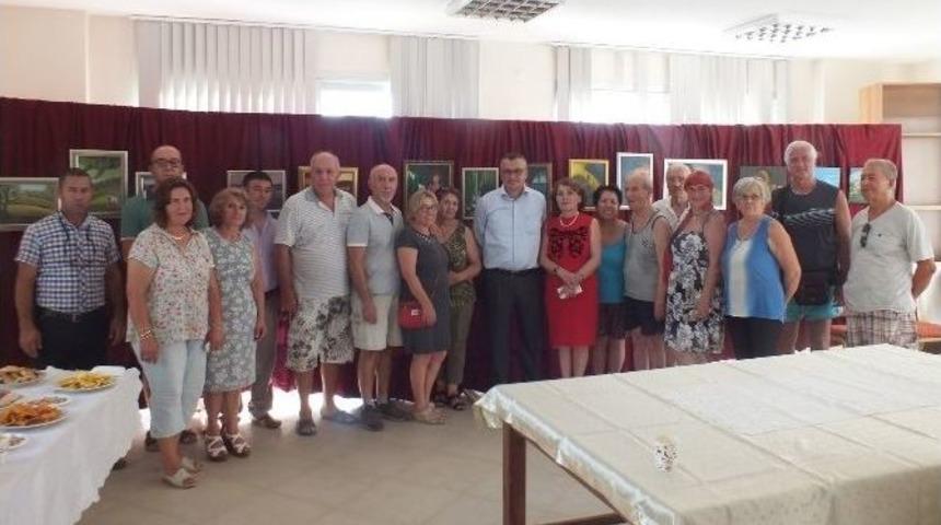 Ressam G&uuml;lnaz Deniz&rsquo;in Sergisi Akb&uuml;k&rsquo;te A&ccedil;ıldı