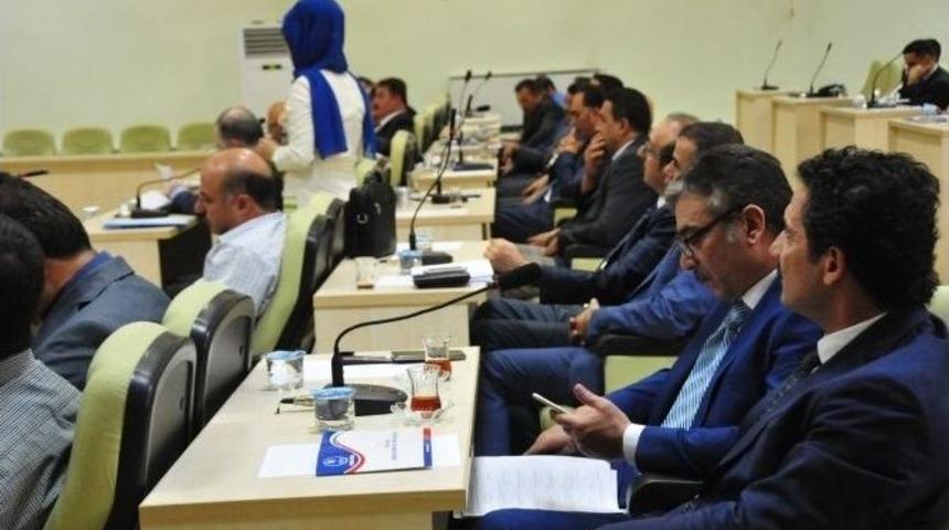 Vali Taşyapan&rsquo;ın Van G&ouml;l&uuml; Hassasiyeti