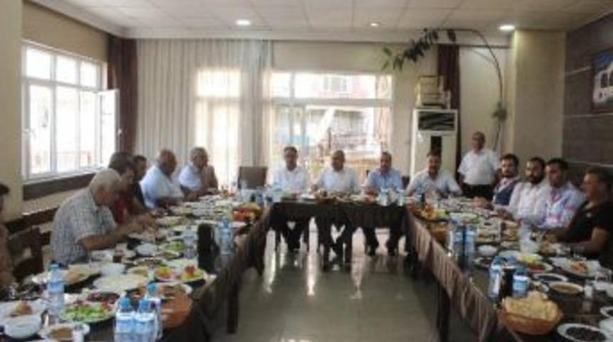 Gazeteciler G&uuml;n&uuml;ne En Tatlı Kutlama