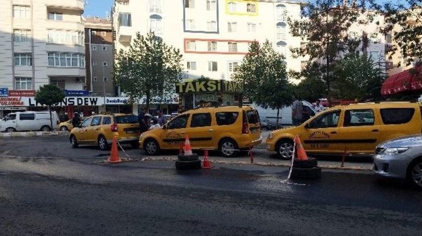 Taksicilerin Kavgasında Kan Aktı: 3 Yaralı