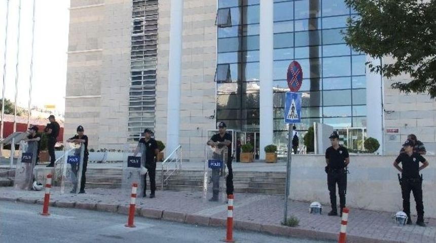 Elazığ&rsquo;da 15 Polis Daha Adliyeye Sevk Edildi