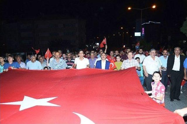 Darende’de Halk Meydanları Boş Bırakmıyor