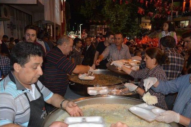 Niksarlılar Demokrasi Nöbetini Sürdürüyor